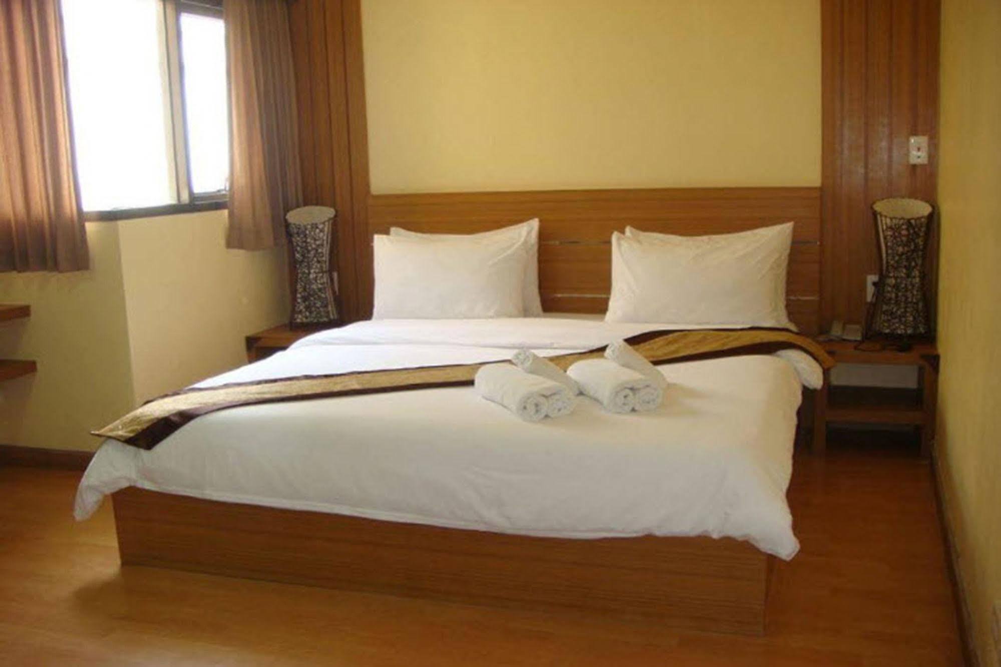 King Royal Garden Inn Bangkok Luaran gambar